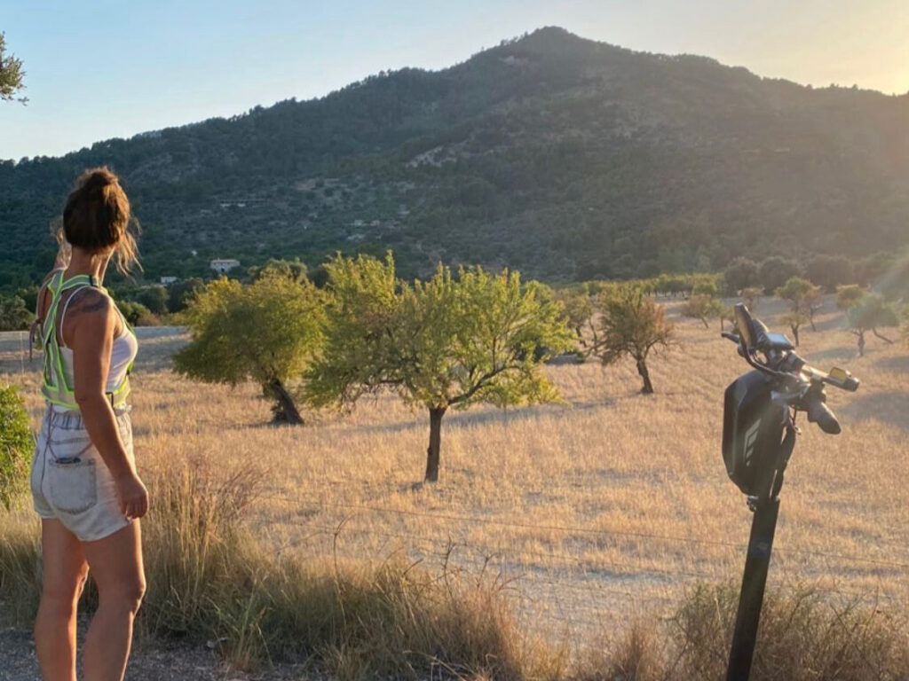 Food Tour Mallorca e-scooter Brunch Ride Moscari countryside