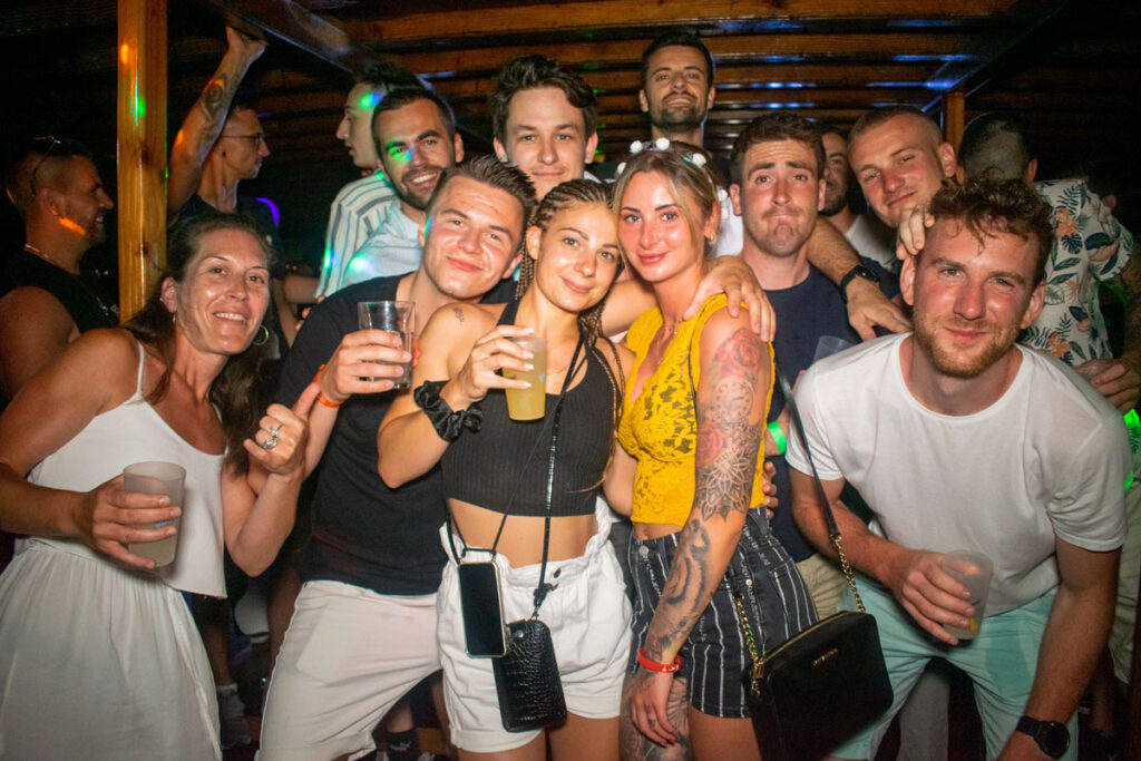 party boat Palma de Mallorca promo code barca samba