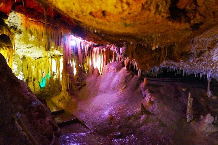 Entrada a las cuevas de Génova en Palma de Mallorca