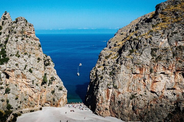 Full Day Tour to the Island of Mallorca