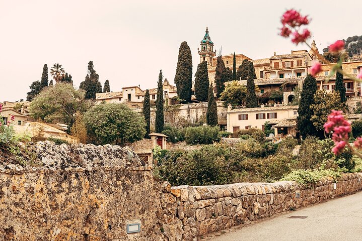 A morning visit to Valldemossa and Port Soller