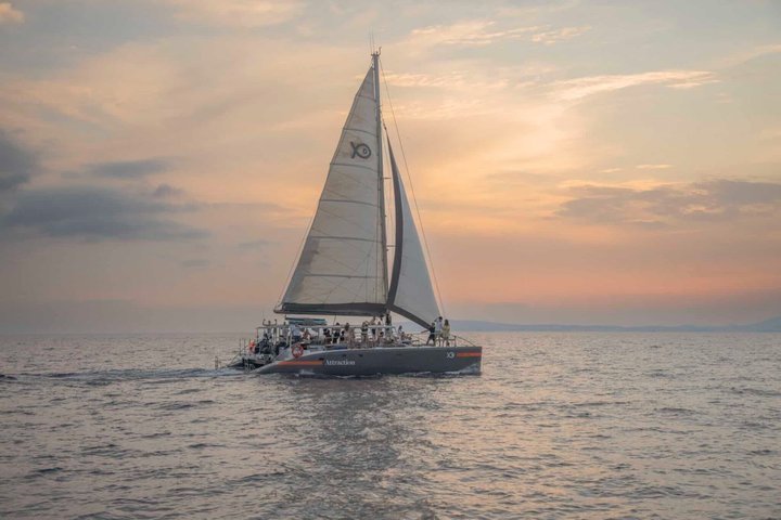 Mallorca Sunset Catamaran Cruise with DJ and Mediterranean Dinner