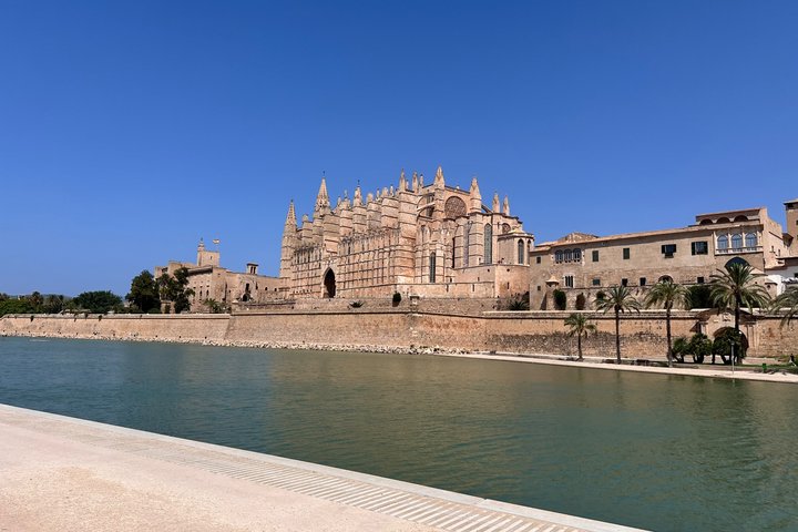 Palma Self-Guided City Adventure | Pierres précieuses cachées, Puzzles, Hors ligne