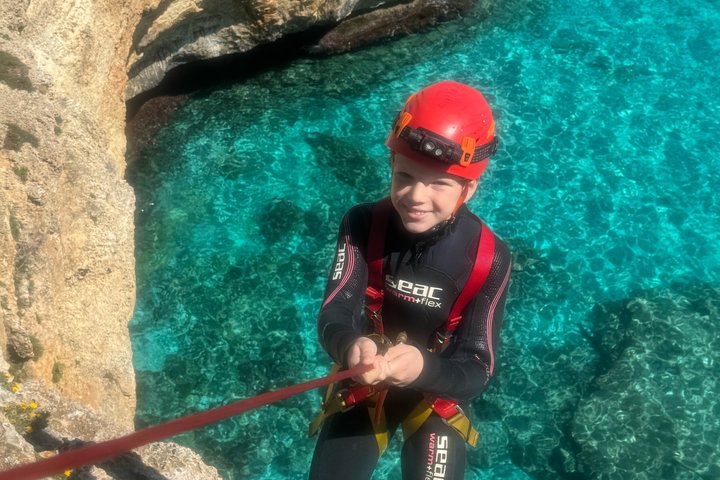 TOUR PREMIUM: Enjoy aquatic caves with real caver guides