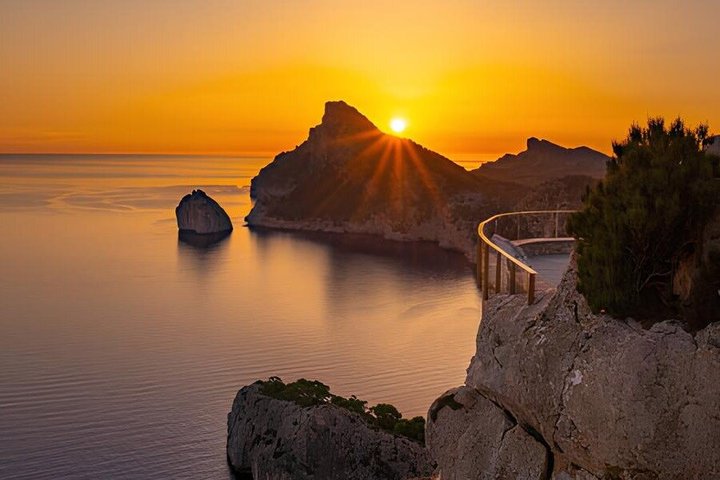 Expérience du lever de soleil à Formentor : Phare et plage de Formentor