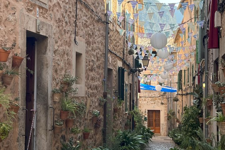 Small Group Experience: Beauties and Tastes of Mallorca