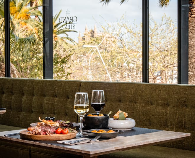 Grand Siena, Gastronomy | Foodies, Palma de Mallorca, Grand Siena bar restaurant Palma de Mallorca paseo maritimo