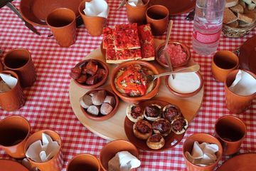 Mallorca Off the Beaten Track, water-activities, El Vilà · Pollença, Mallorca, photo 1, Mallorcan lunch