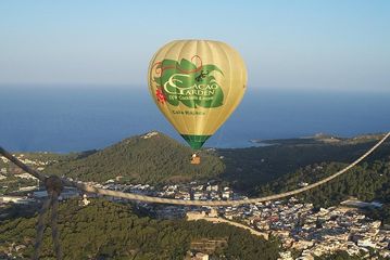 Private Hot Air Balloon Ride in Mallorca with Champagne and Snacks, water-activities, Cala Millor · Sant Joan, Mallorca, photo 1