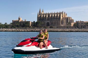 Jetski-tour naar de kathedraal van Palma, water-activities, Palma de Mallorca · Palma, photo 2, Kathedraal van Palma met vrienden