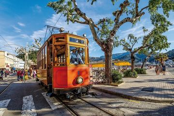 Scenic tour by Train, Tram and Boat through the lakes, water-activities, Sa Calobra · Sóller, Mallorca, photo 3, Port Soller Tramway