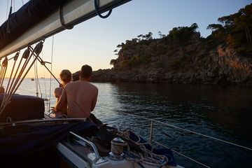Private Sunset Sailing Tour along the North Coast, water-activities, Puerto de Sóller · Sóller, Mallorca, photo 4