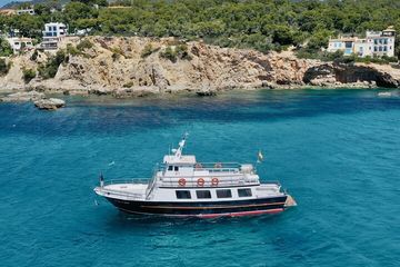 Morning Palma Bay Boat Tour with Food, water-activities, Cala Blava · Palma, Mallorca, photo 1