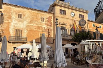 Santanyí Market : Crafts and local products, water-activities, Santanyi · Santanyí, Mallorca, photo 1, Santanyi historical center