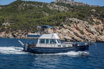 Luxury private traditional mallorcan Llaut with crew, water-activities, Puerto de Andratx · Andratx, Mallorca, photo 2
