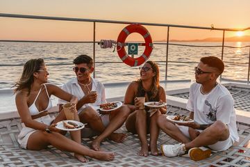 Sunset Sailing Catamaran mit BBQ entlang der Küste von Mallorca, water-activities, photo 2
