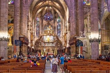 Tour de Palma de Mallorca Visita a la Catedral y al Mercado del Casco Antiguo, water-activities, Palma de Mallorca · Palma, photo 3
