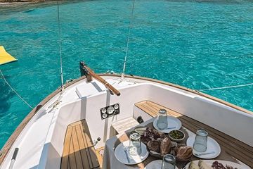 Charter in Llaut by the Bay of Palma de Mallorca, water-activities, Palma de Mallorca · Palma, photo 2