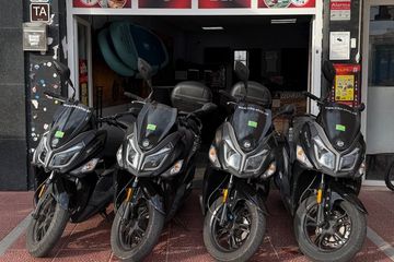 Lei en 125cc scooter i Paguera, Mallorca, uten krav om depositum, water-activities, photo 1