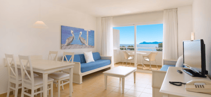 Iberostar Waves Ciudad Blanca, Family Hotel, Carretera Puerto Alcudia–Arta, 43, Bahía de Alcudia, 07408 Port d’Alcúdia, Mallorca, Spain, photo 1