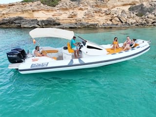 Arenal Boat Charter, Activities & Sightseeing, Llucmajor, Mallorca, photo 3, Customers enjoying a day at sea with Arenal Boat Charter near the Bay of Palma