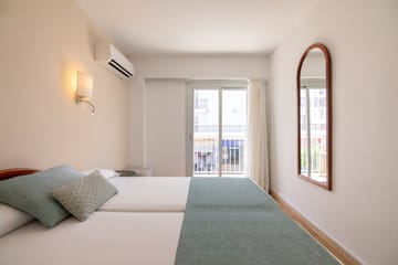JS Sol de Can Picafort - Adults Only, Beach Hotel, Passeig Colón, 88, 07458 Can Picafort, Mallorca, photo 2, Hotel JS Sol de Can Picafort Mallorca room