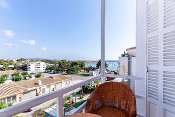 Hostal San Francisco, Budget Hotel, Carrer de l'Orada, 3, 07670 Portocolom, Mallorca, photo 4, Hostal San Francisco Portocolom Mallorca balcony