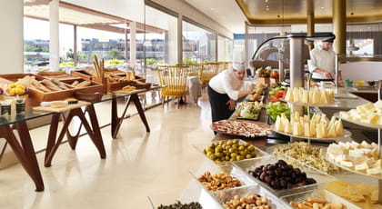 ​Zafiro Palace Alcudia, Luxury Resort, Carrer del Camí Reial Al Moll, 2, 07400 Alcúdia, Mallorca, photo 2, ​Zafiro Palace Alcudia buffet breakfirst