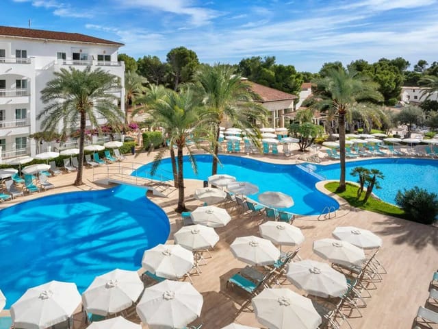 Green Garden Aparthotel Family Hotel in Cala Ratjada photo