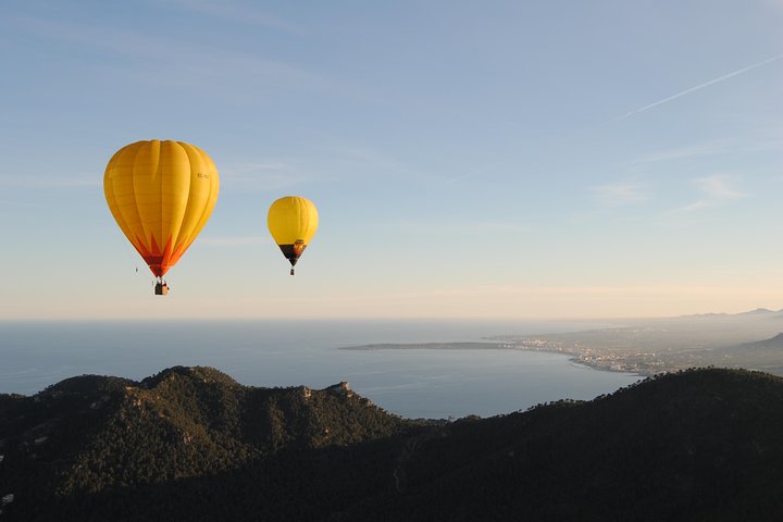 Private Hot Air Balloon Ride in Mallorca with Champagne and Snacks, water-activities, Cala Millor · Sant Joan, Mallorca