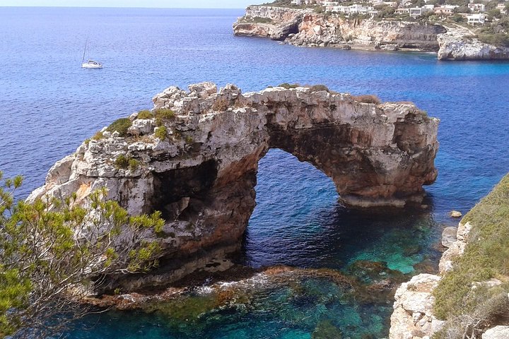 Boat tour from Cala Figuera to Caló del Moro and S´Almonia, water-activities, Cala Santanyi · Santanyí, Mallorca