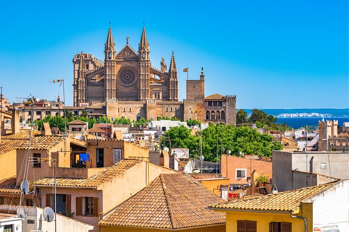 Palma Mallorca Scavenger Hunt & Self-Guided Walking Tour, water-activities, Palma de Mallorca · Sóller