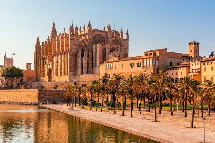 VIP-strandutflukt Palma slott og katedral liten gruppe, water-activities, Palma de Mallorca · Palma