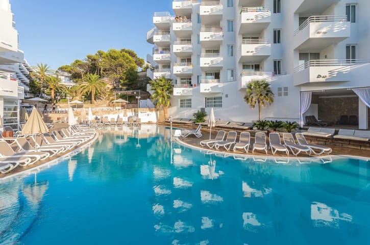 FERGUS Style Cala Blanca Suites, Family Hotel, Carrer Huguet des Far, 27, 07180 Santa Ponça, Illes Balears, Spain, Mallorca