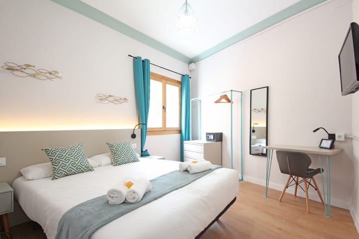 Regina Selfcheck-in Smart Rooms, Budget Hotel, Carrer de Sant Miquel, 77, Centre, 07002 Palma, Mallorca