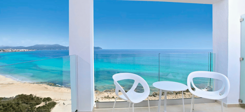 Iberostar Waves Cala Millor, Family Hotel, Carrer Castell 7, 07560 Cala Millor, Sant Llorenç des Cardassar, Mallorca, Spain