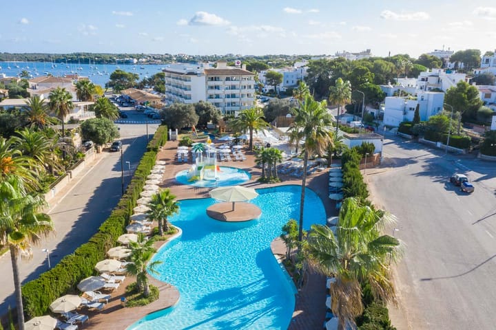 JS Portocolom Suites, Budget Hotel, Carrer de l'Orada, 07670 Portocolom, Mallorca