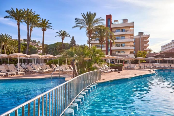 Zafiro Rey Don Jaime, Family Hotel, Carrer Gran Via Puig Major, 4, 07180 Santa Ponça, Mallorca