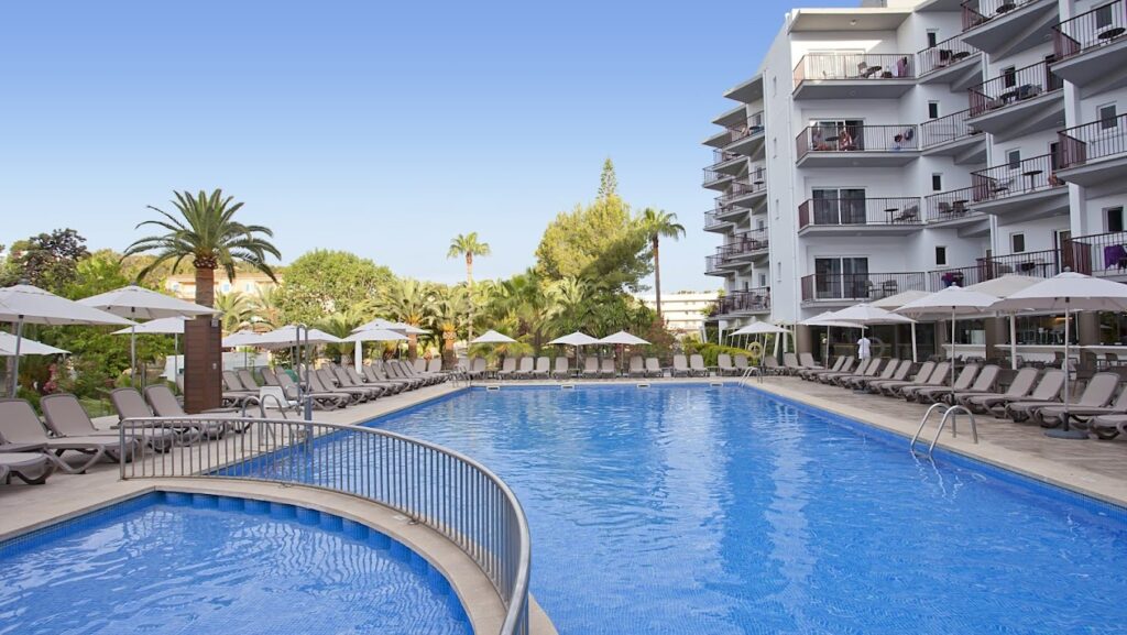 FERGUS Bermudas Palmanova Mallorca