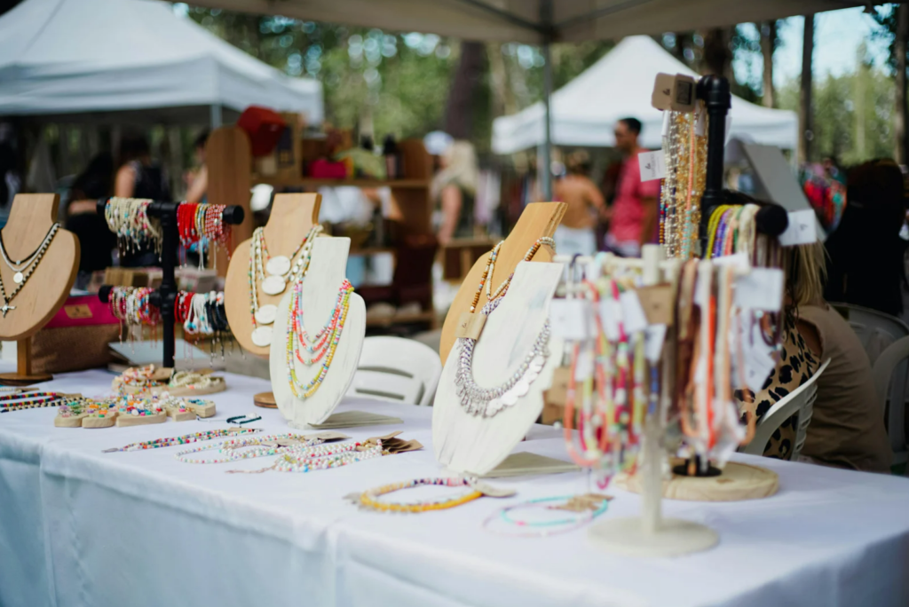 Handmade jewelry and accessories at the Cala Millor weekly market in Mallorca – crafted with love by local artisans