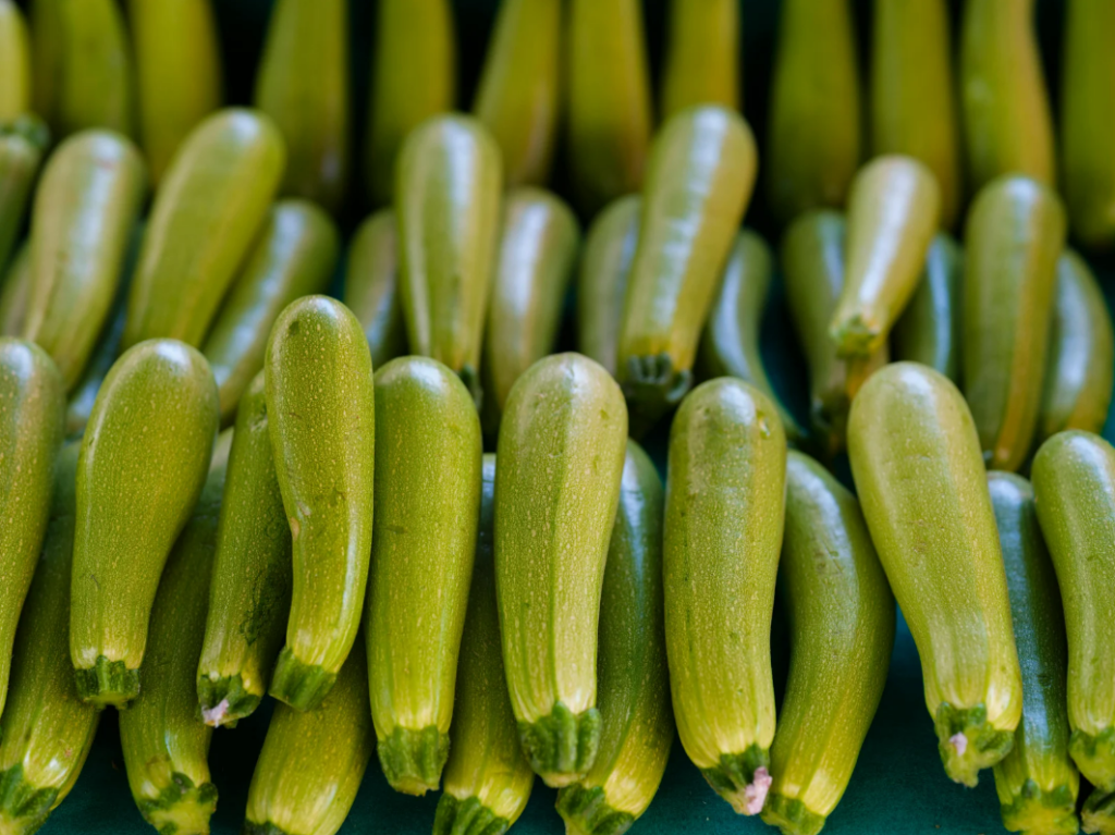 Locally grown zucchini at Port de Pollença’s weekly market in Mallorca – fresh from the island’s farms.