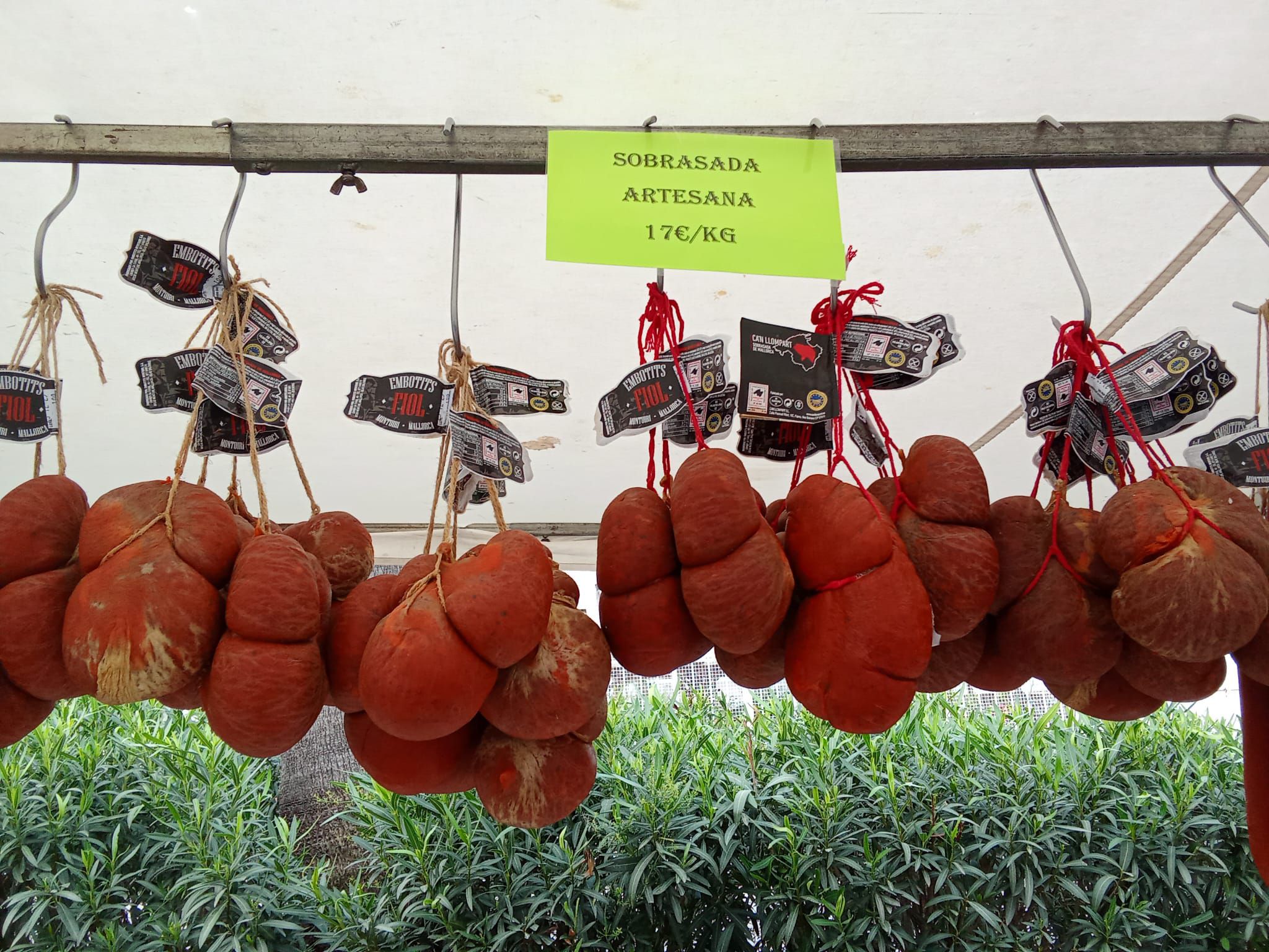 Weekly Market Santa Ponsa Mallorca – Seaside Charm & Renowned Local Delights