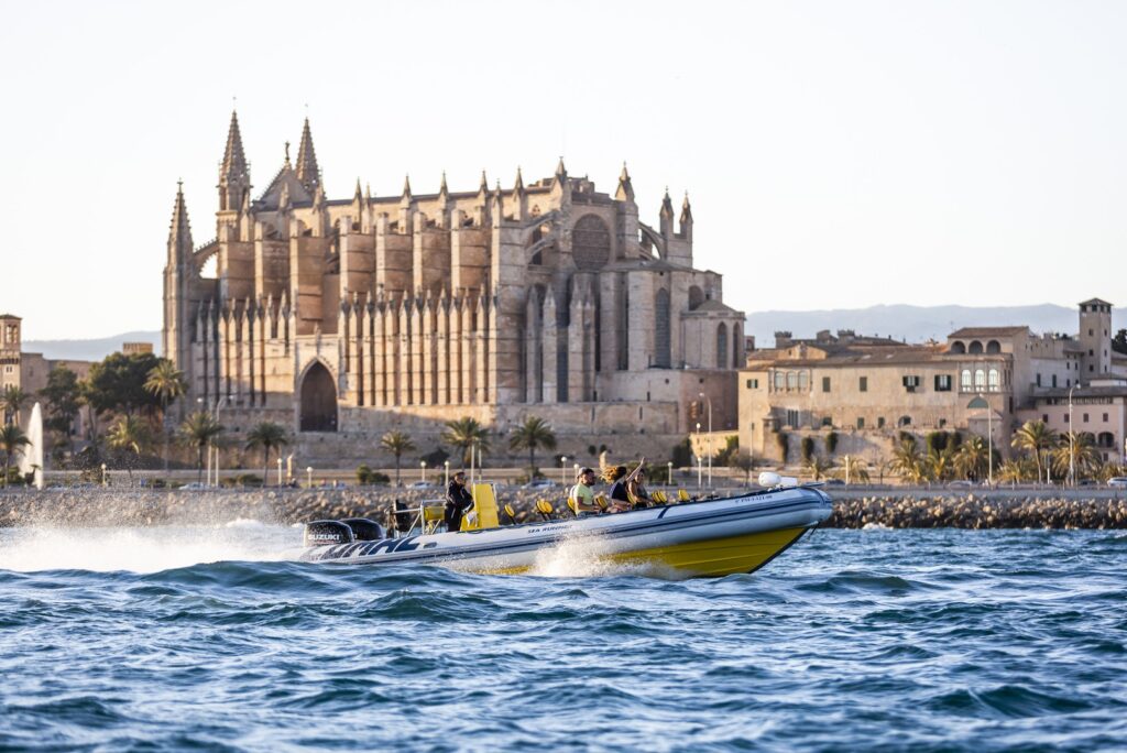 Discovery Speed Boat Tour – Caves, Snorkeling & Thrill in Palma Bay with Mallorcard