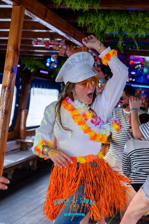 party boat Palma de Mallorca promo code barca samba